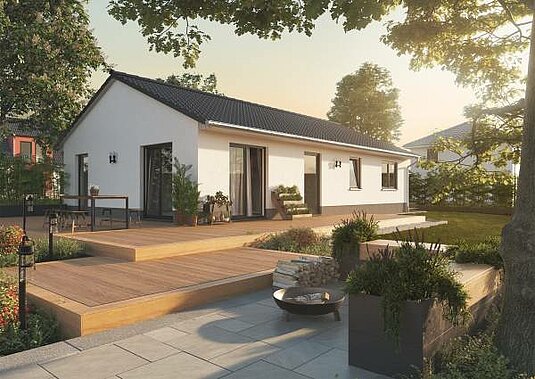Bungalow-100-Jubilaeums-Haus-Gartenansicht