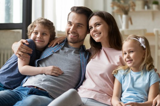 Haus-Familie-Wohnen-Serie-3-1 Familie