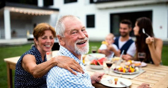Haus-Familie-Wohnen-Garten-Serie-30-01 Gemeinsames Wohnen